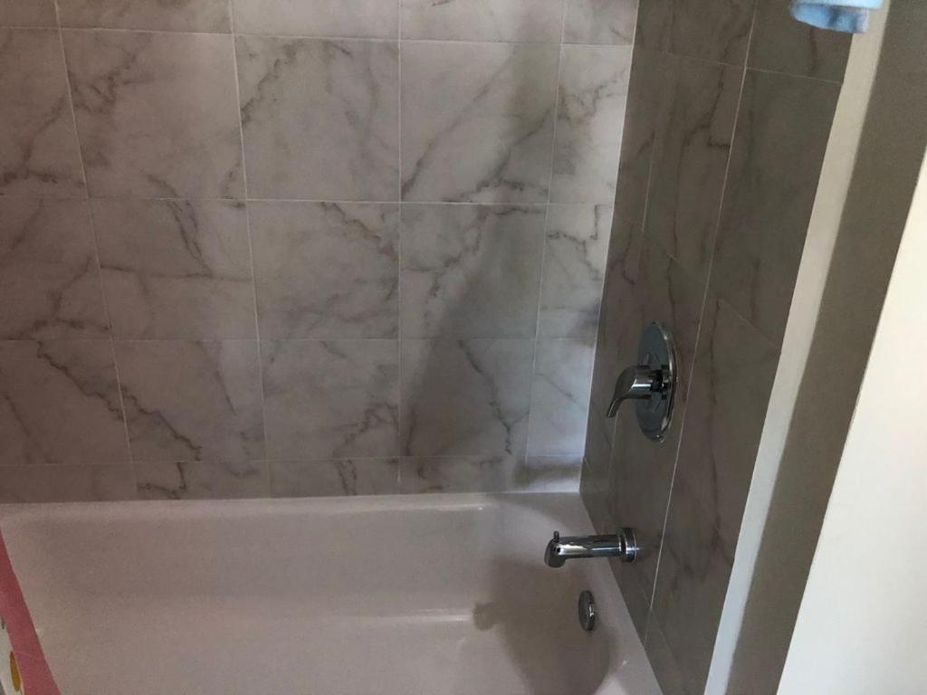 Lovely 2 Bedroom C̅ Netflix Across National Stadium Кінгстон Екстер'єр фото